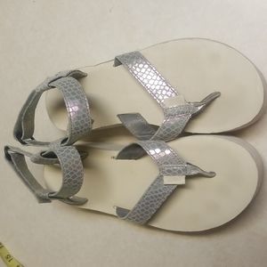 Teva Flatform Platform Strappy Sandals animal embossed Silver  9